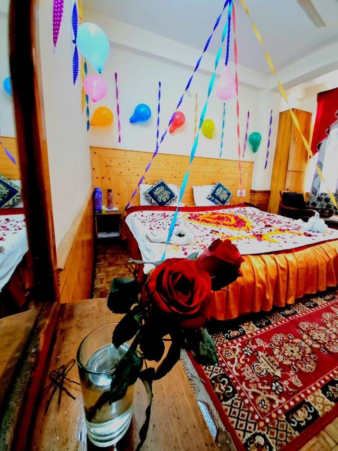 Hotel Snow Mountain Mall Road Manali  Exterior photo